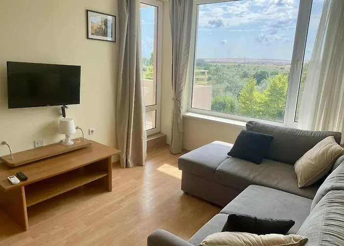 Peaceful, Floor, 2 Bedroom