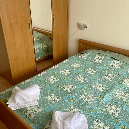 Peaceful, Floor, 2 Bedroom Apartment *