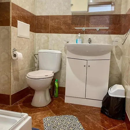 Peaceful, Floor, 2 Bedroom Apartment